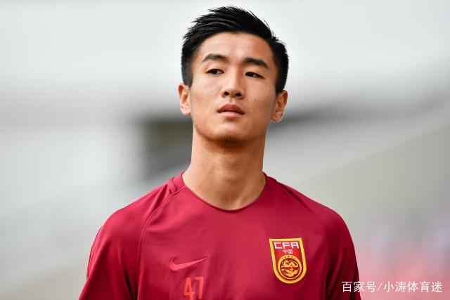 再买后卫！DO：热刺报价布莱顿25岁后卫范赫克被拒，将继续谈判